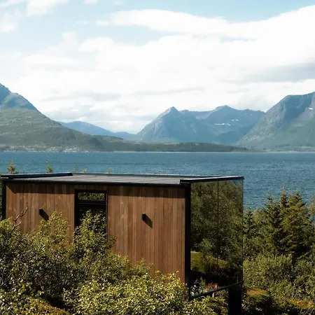 Wonderinn Arctic Utstrand Exterior photo